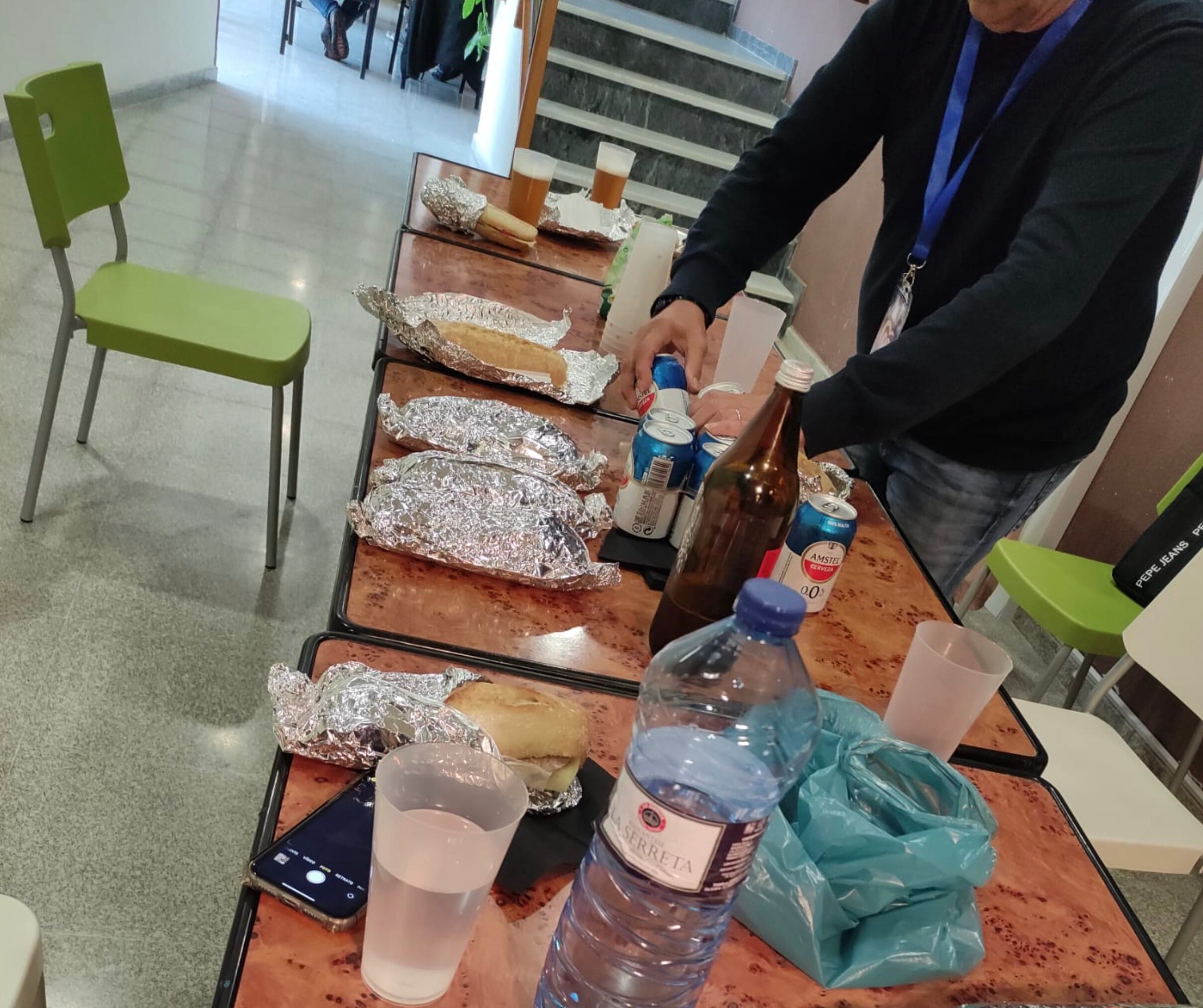 En Guadalest no se pasa hambre durante la jornada electoral