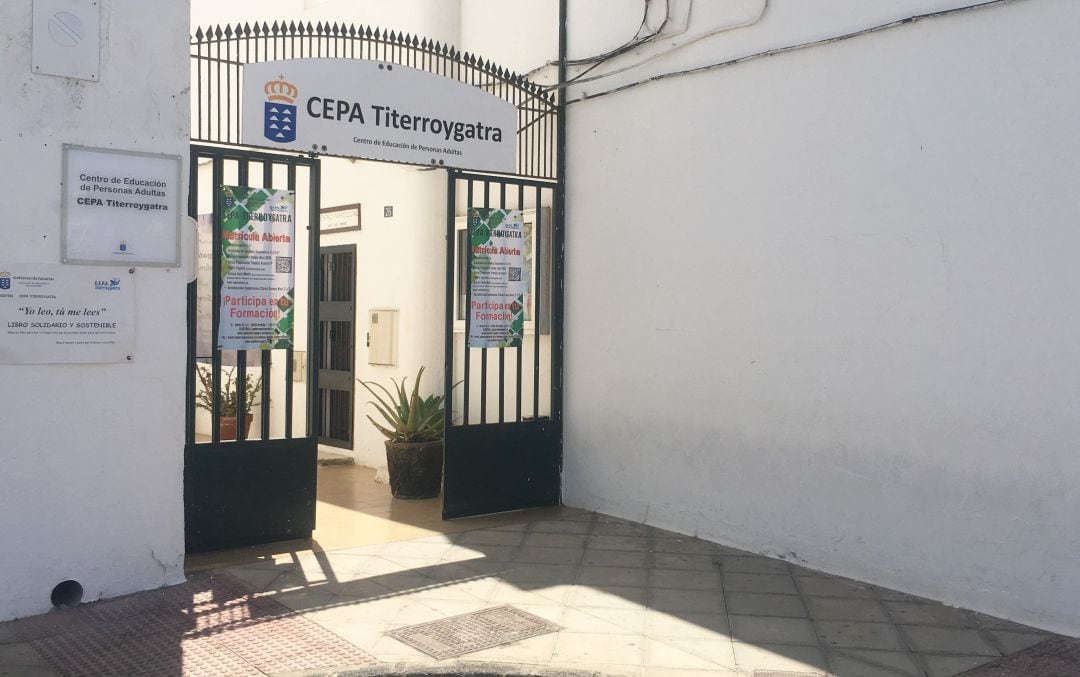 Fachada del Centro de Educación de Personas Adultas de Lanzarote (CEPA).