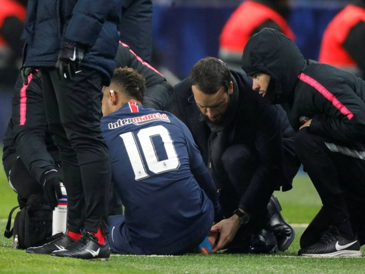 Neymar estará diez semanas de baja pero no se operará