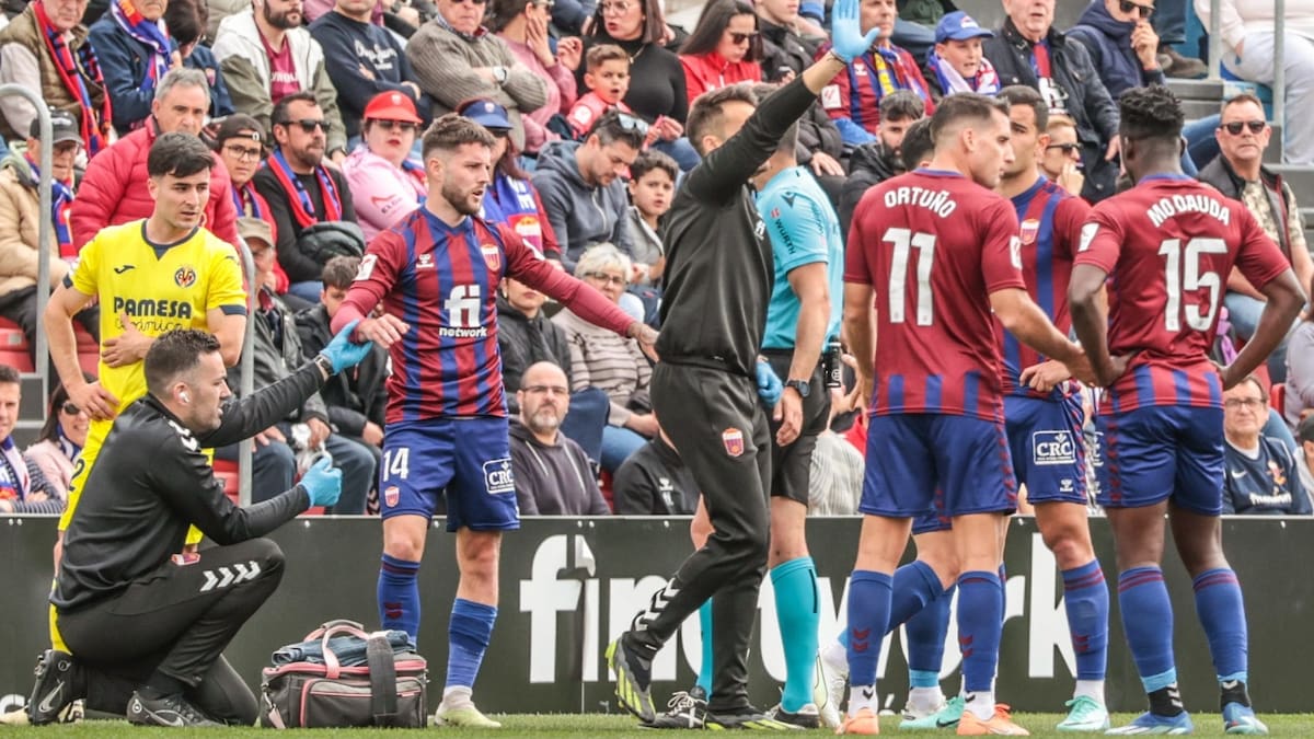 Miguel Llambrich "Miguelón", futbolista del Eldense, se recupera de una lesión