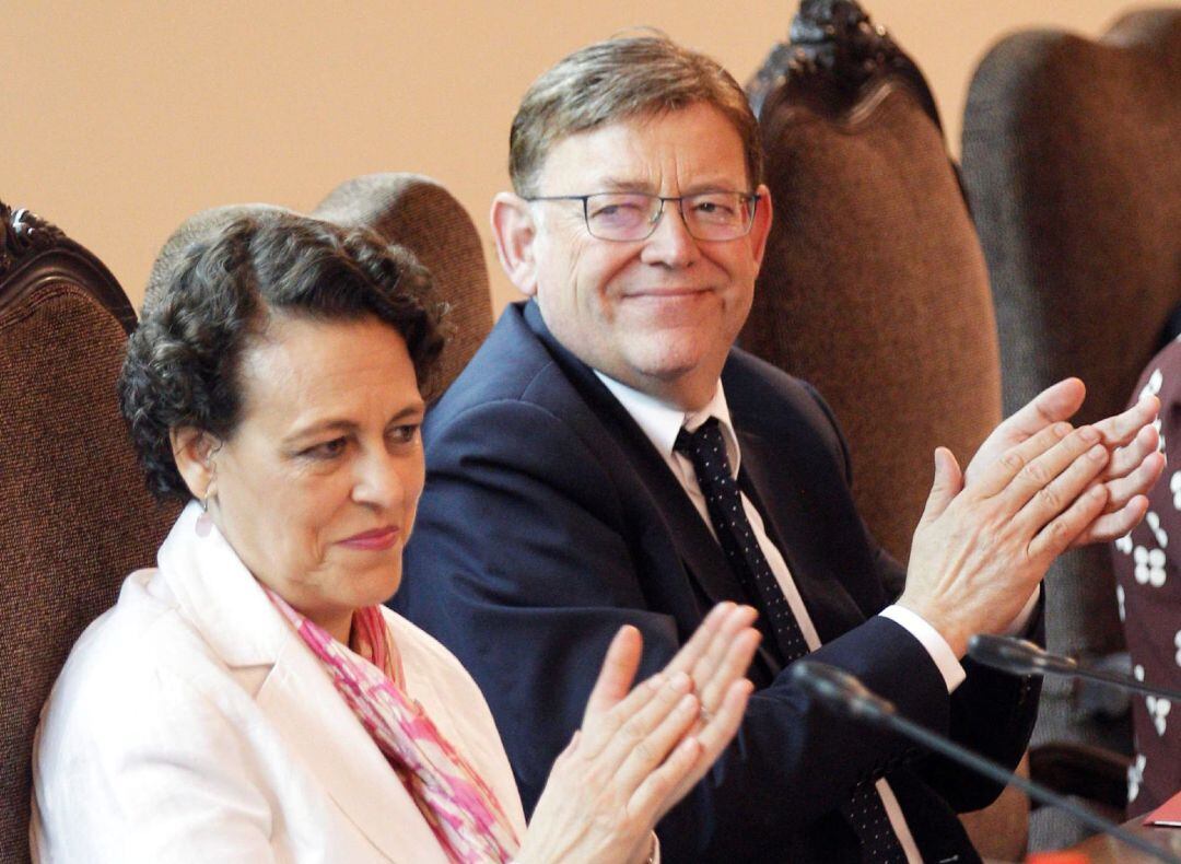 Ximo Puig, junto a la ministra de Trabajo, Magdalena Valerio, durante la inauguración del XIII Congreso Español de Sociología