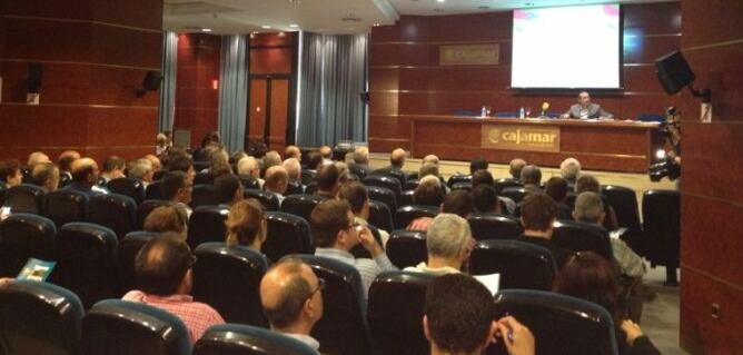 José María García Álvarez-Coque, catedrático de Economía Agraria de la UPV, pronuncia la conferencia introductoria de la Jornada sobre la PAC, organizada por la Cadena SER