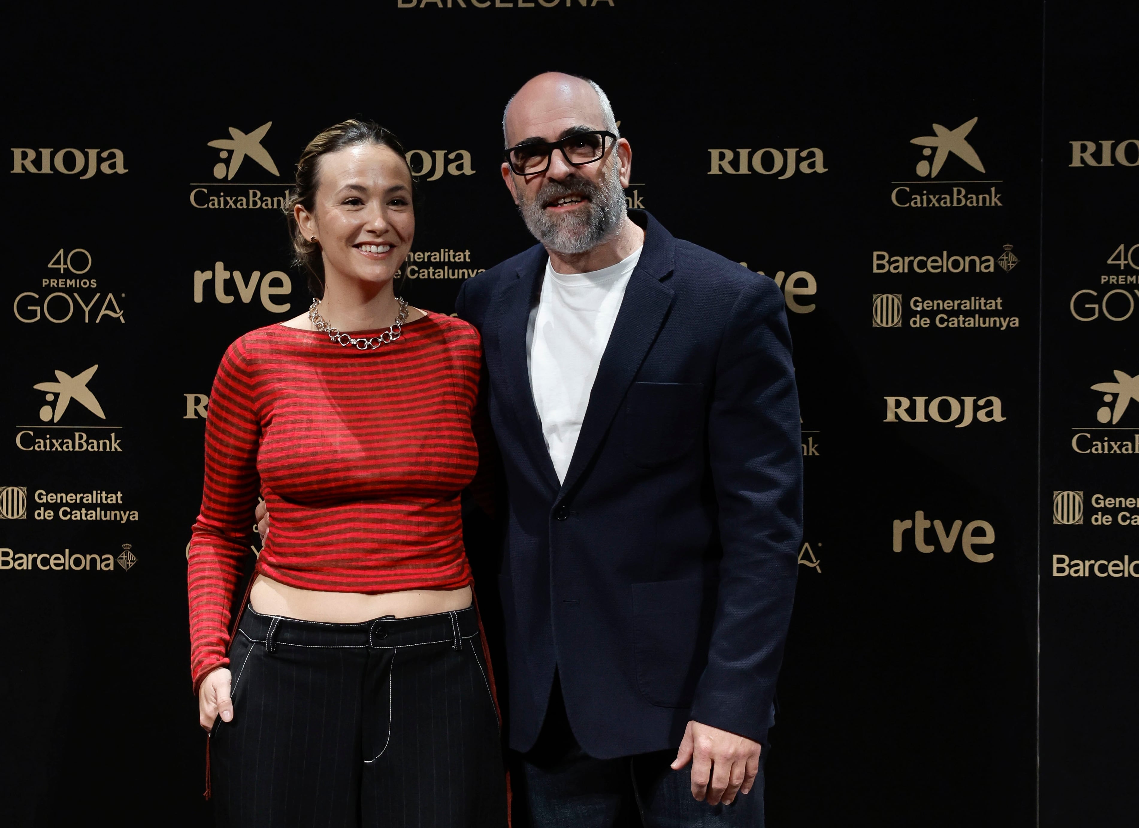 Luis Tosar (d) y Rigoberta Bandini (i) serán los presentadores de la 40 edición de los Premios Goya, que se celebrarán el 28 de febrero de 2026 en Barcelona. EFE/ Sergio Perez