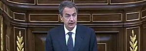 Zapatero encara su último debate en un contexto de gran descontento social