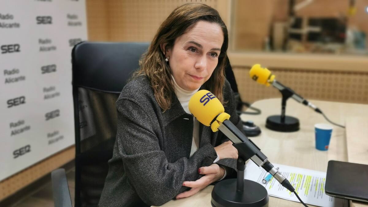 Laura Navarro, directora del Aeropuerto Alicante-Elche Miguel Hernández, en Hoy por Hoy Alicante
