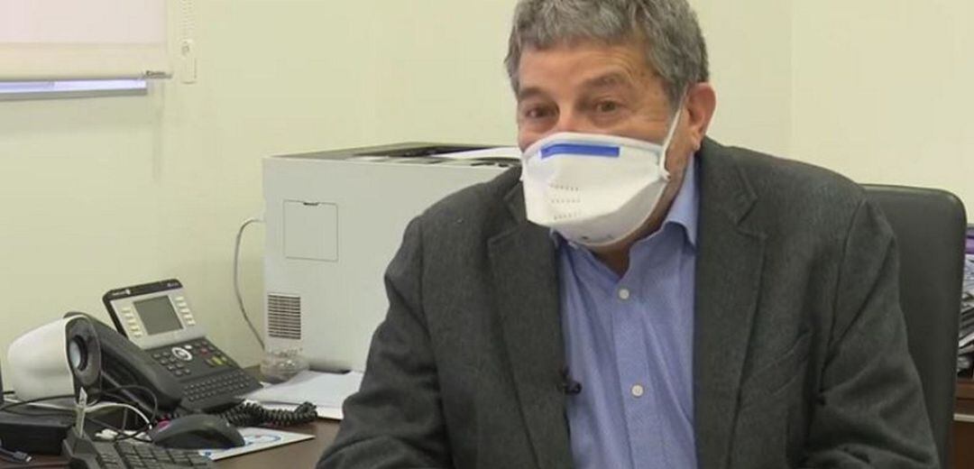 El gerente del Hospital comarcal Francesc de Borja de Gandia, Joaquín Miñana   