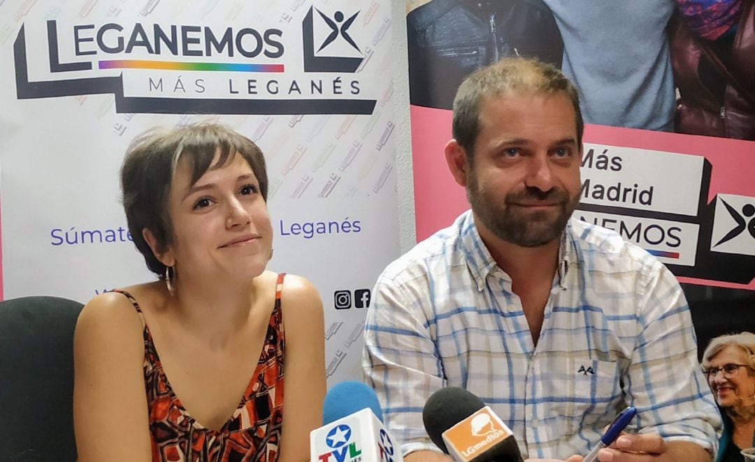 Eva Martínez y Fran Muñoz, en una comparecencia de prensa.