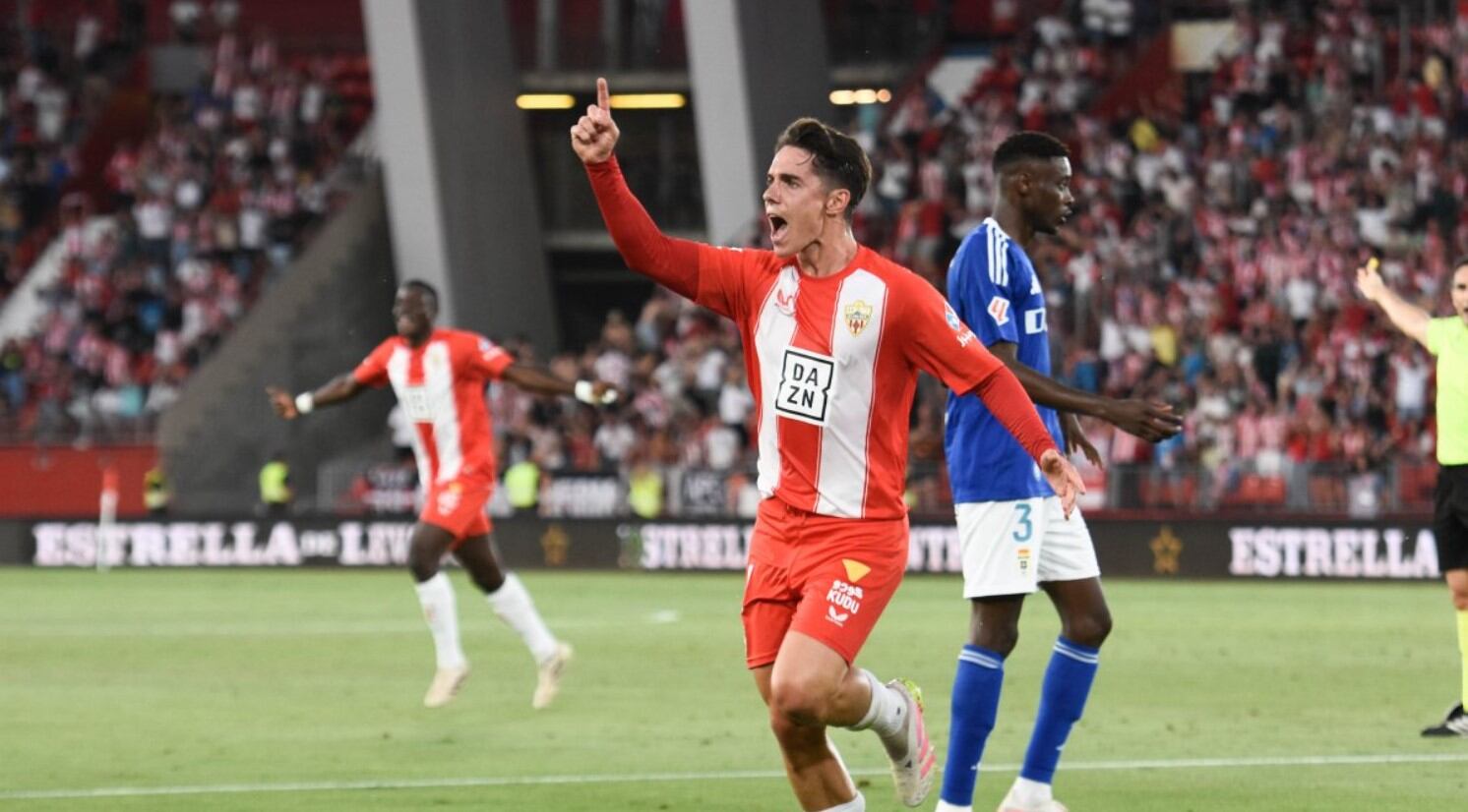 Sergio Arribas está llamado a liderar al Almería en Oviedo.