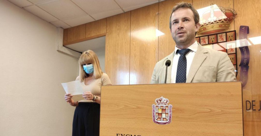 Julio Millán, alcalde de Jaén, durante una rueda de prensa.