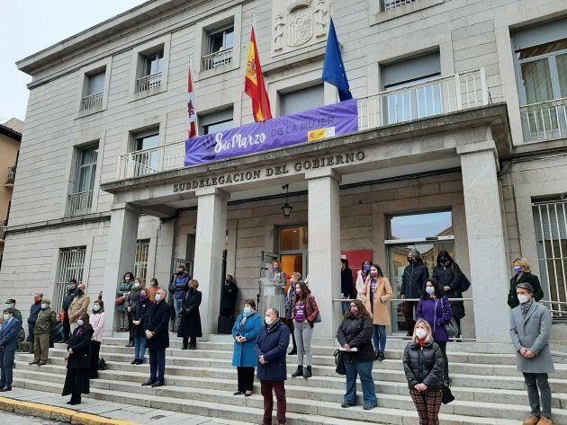 Acto a las puertas de la Subdelegación del Gobierno