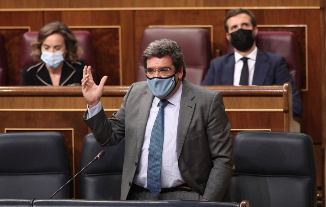 El ministro de Seguridad Social y Migraciones, José Luis Escrivá, interviene en una nueva sesión de control al Gobierno en el Congreso de los Diputados, en Madrid, (España), a 30 de septiembre de 2020.