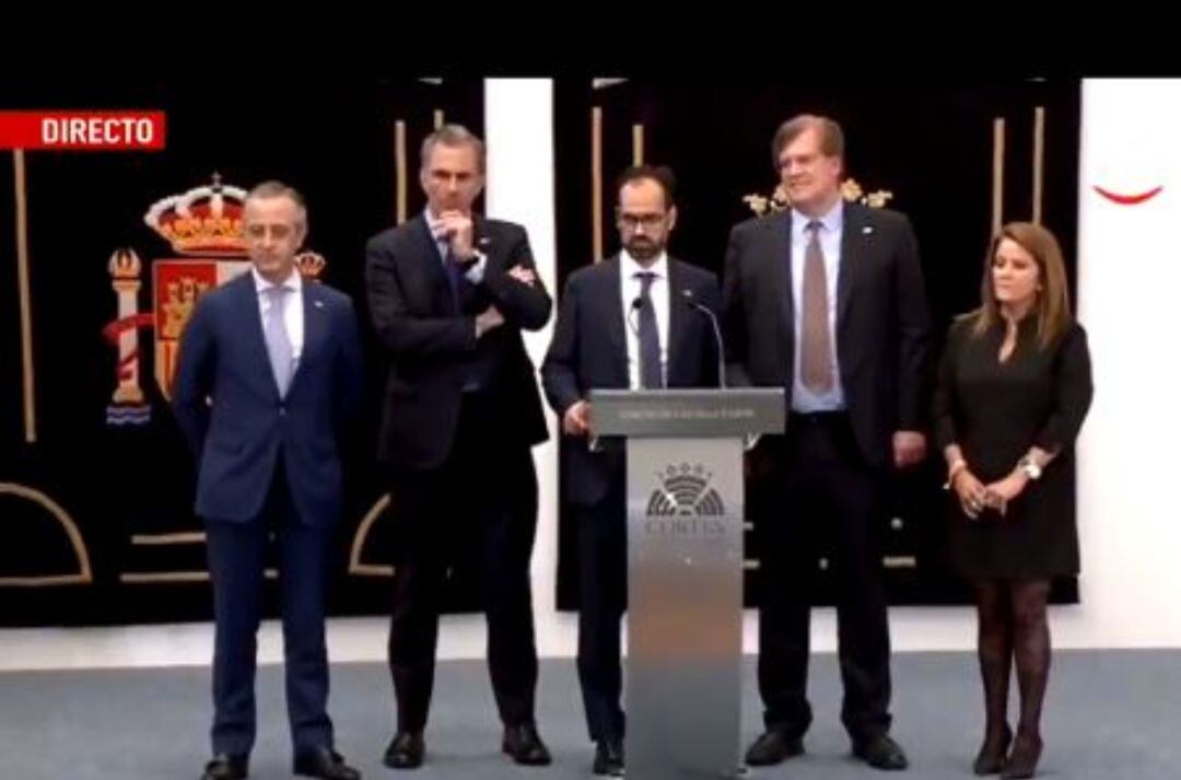 Comparecencia ante los medios del único procurador de Vox en Castilla y León, Jesus García, junto al secretario general del partido, Javier Ortega Smith.