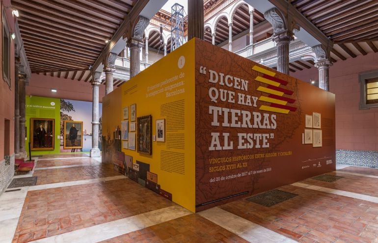 La muestra &quot;Dicen que hay tierras al Este&quot; se puede ver en el Palacio de Sástago hasta este domingo, día 7 de enero 