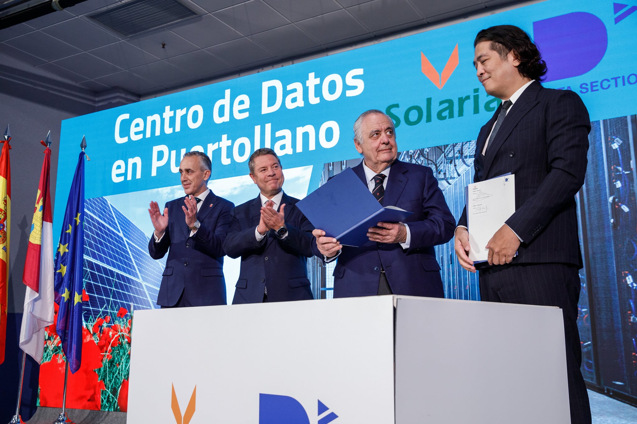 Firma del convenio entre Solaria y Datasection