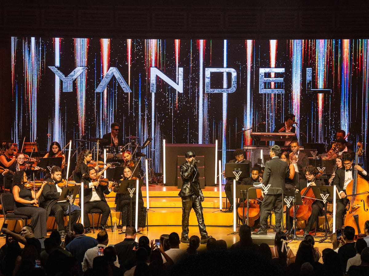 Yandel Sinfónico en Icónica Santalucía Sevilla Fest