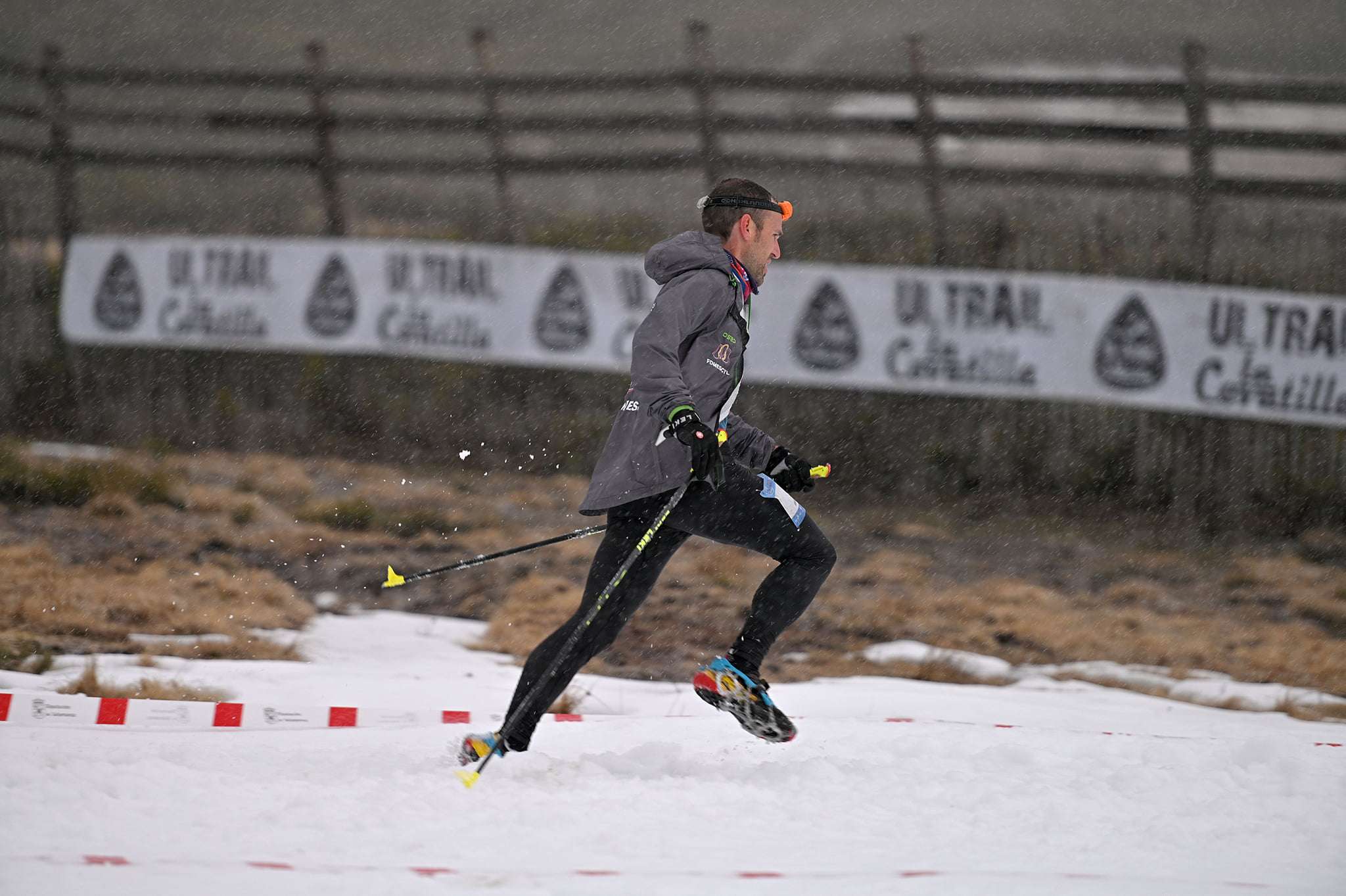 El ayllonense Ángel Matesanz durante la prueba disputada en la estación de esquí de La Covatilla