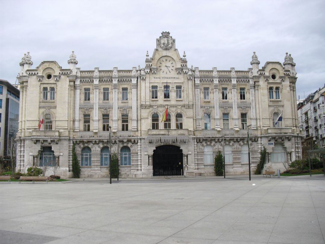 Fachada del Ayuntamiento de Santander.