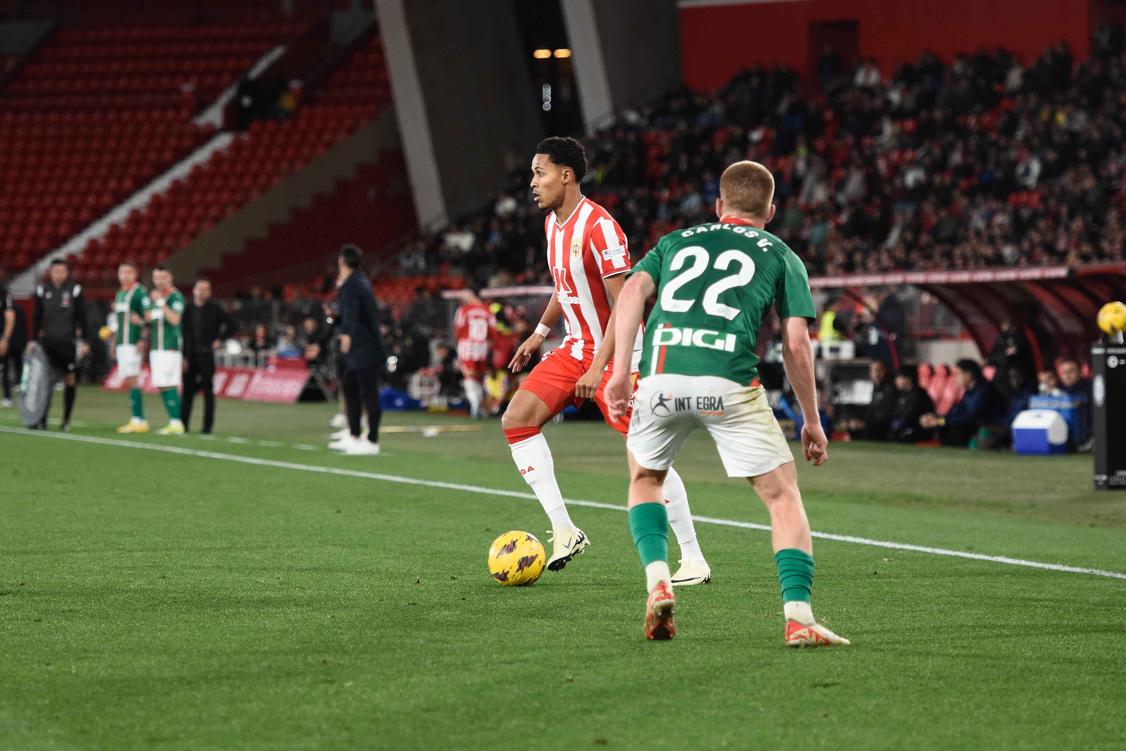 Lázaro sigue sin engancharse al Almería y van dos temporadas.