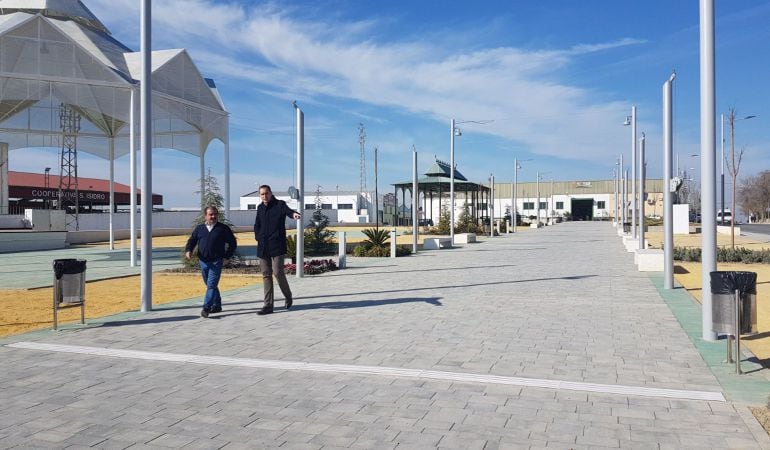 Castro y Latorre en el Paseo de Andalucía