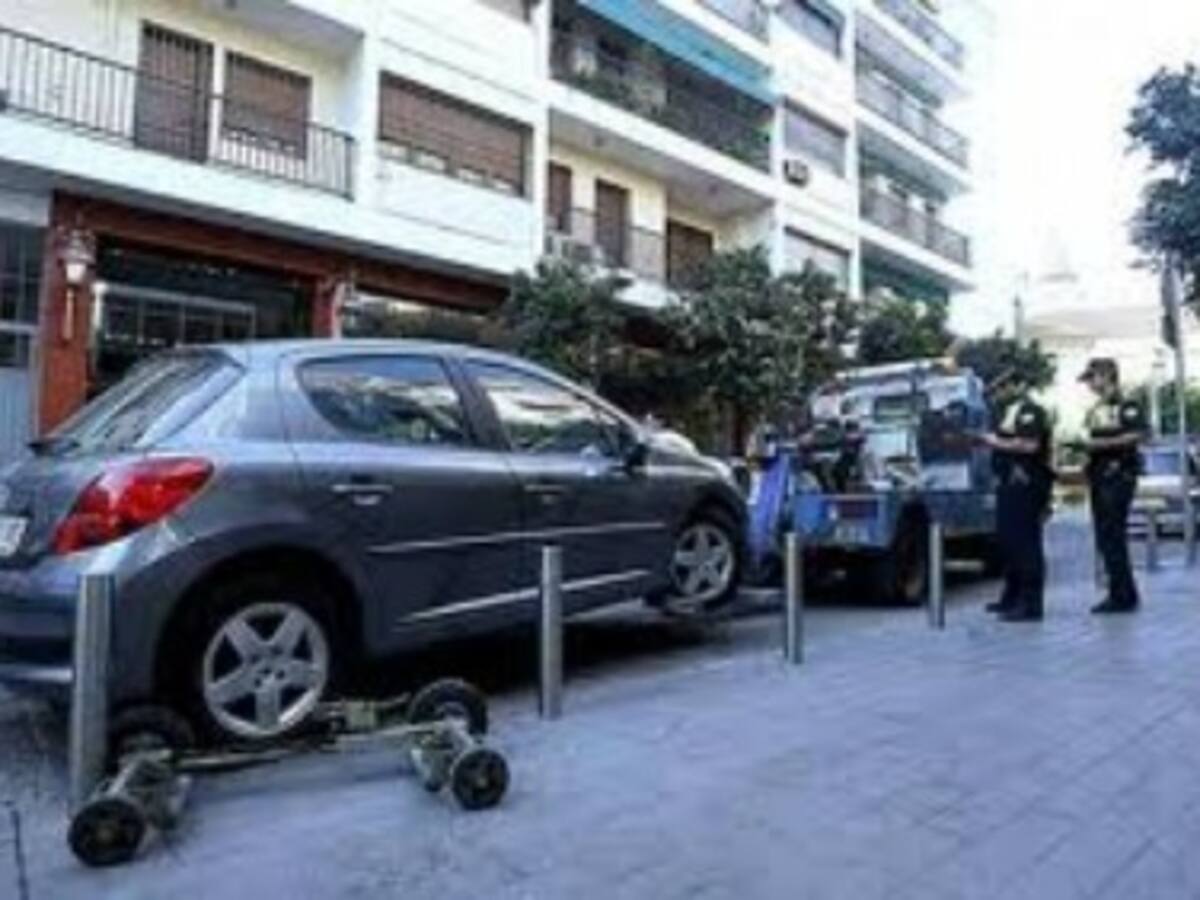 La grúa retira 280 vehículos en una semana