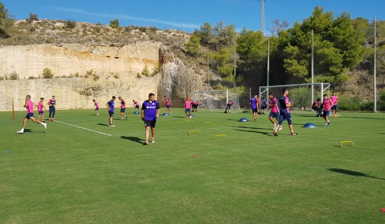 El equipo entrena desde este lunes en Campoamor.