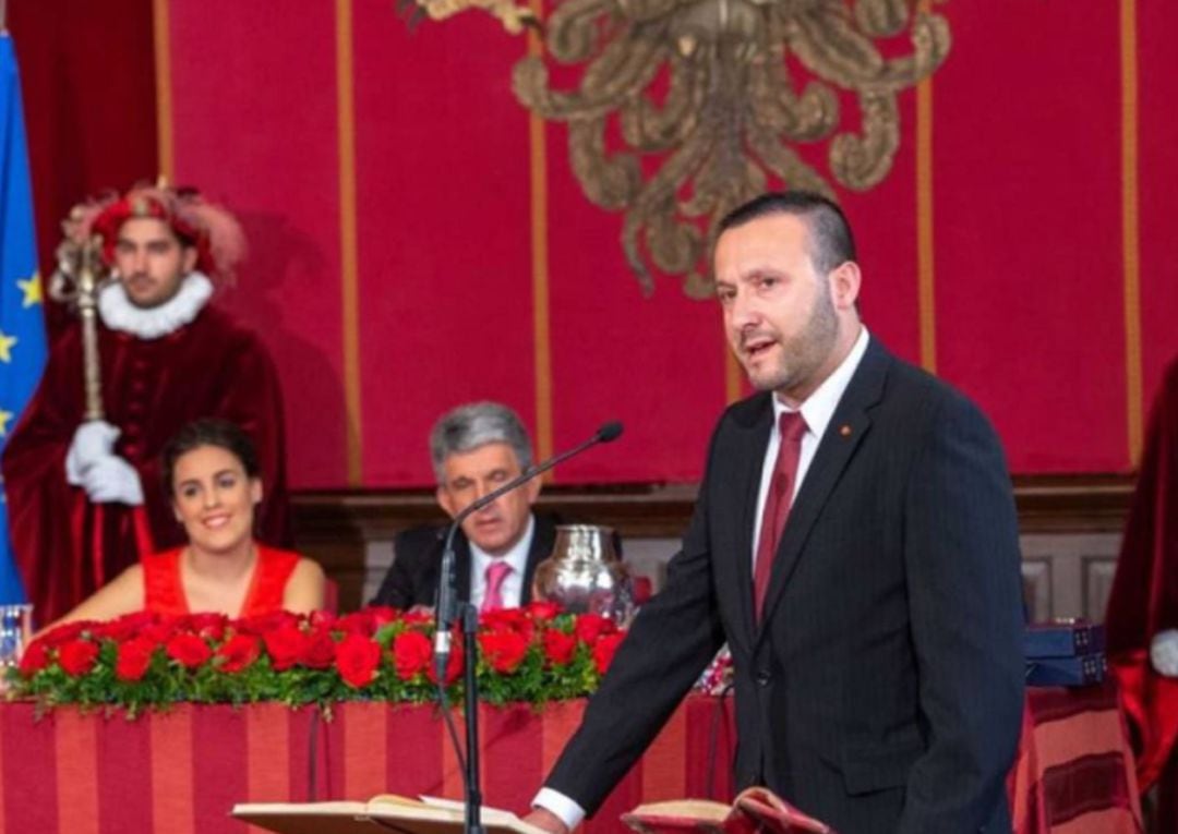 Luis Miguel Núñez en su toma de posesión como concejal del Ayuntamiento de Toledo