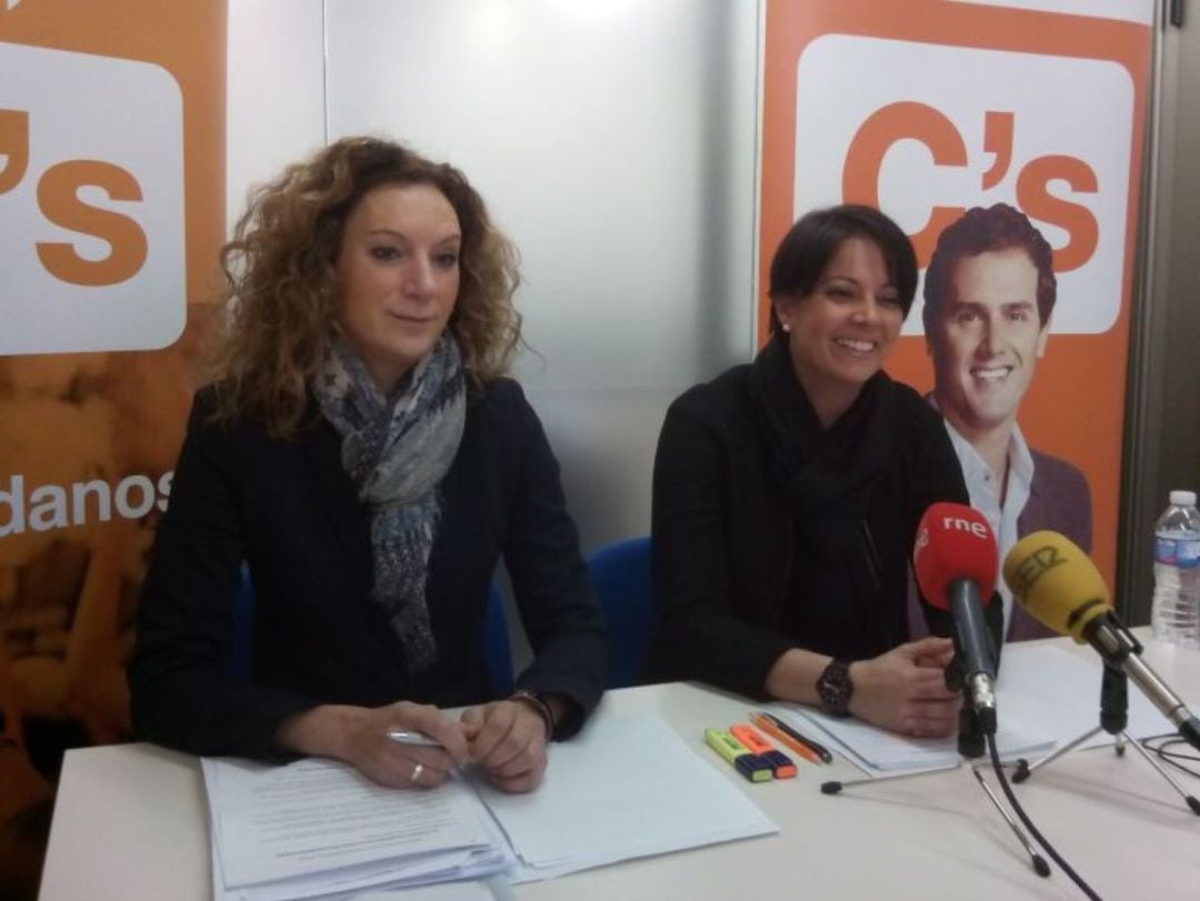 Ruth Santín junto a Rosa Luna, ambas hoy fuera de CIudadanos