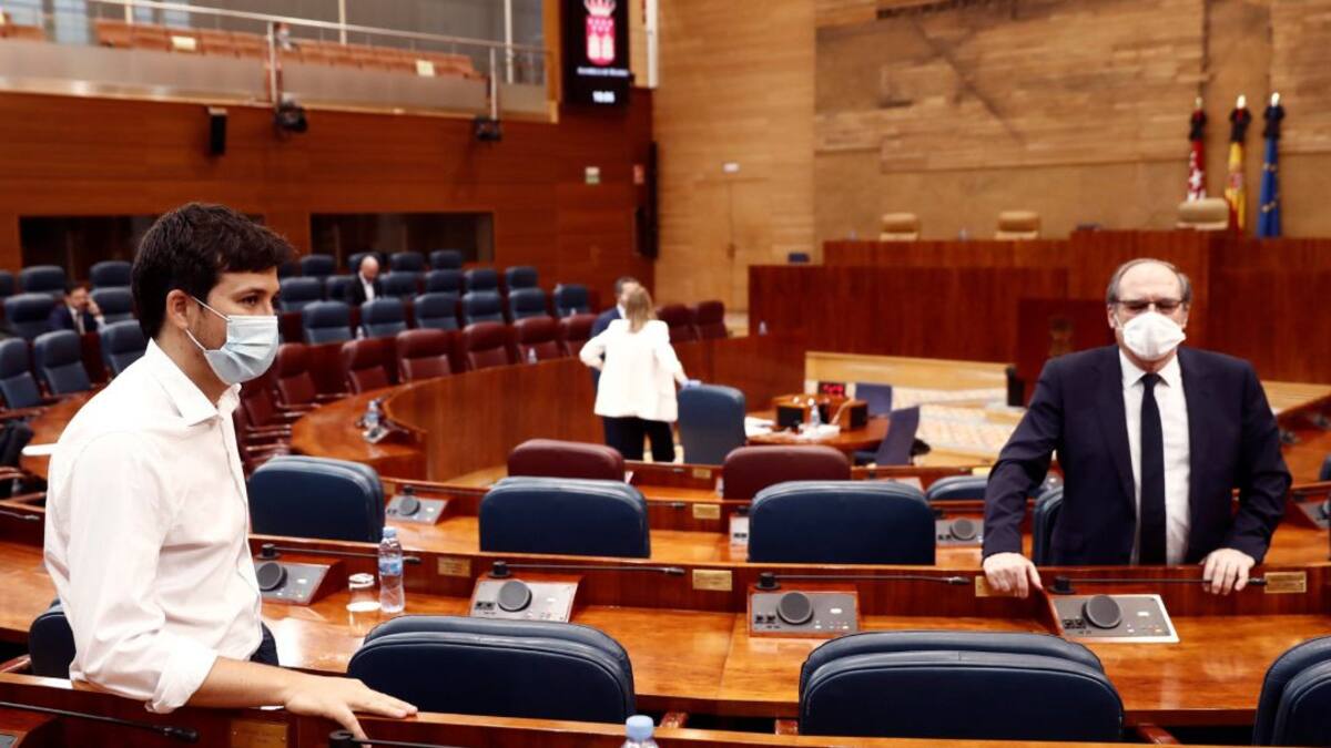La Mesa de la Asamblea no da el Parlamento por disuelto y acepta las mociones de censura