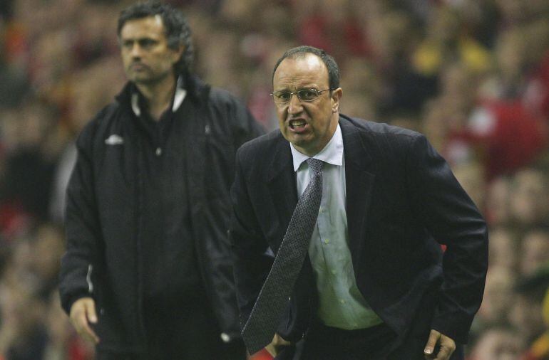 Benítez y Mourinho, en una imagen de 2007 correspondiente a un choque entre el Liverpool y el Chelsea.