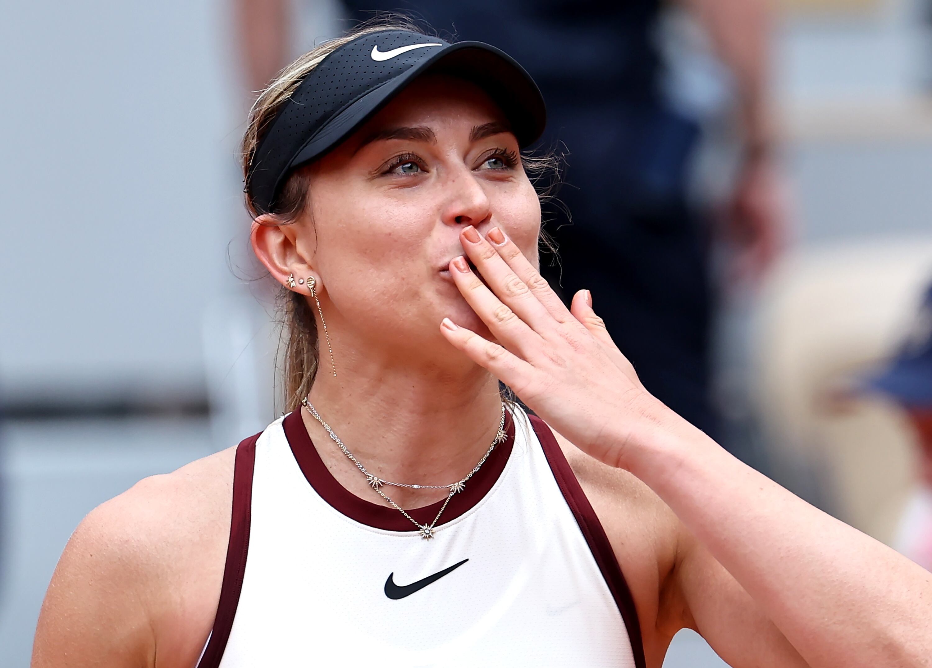 Paula Badosa celebra su debut con victoria en Roland Garros 2025