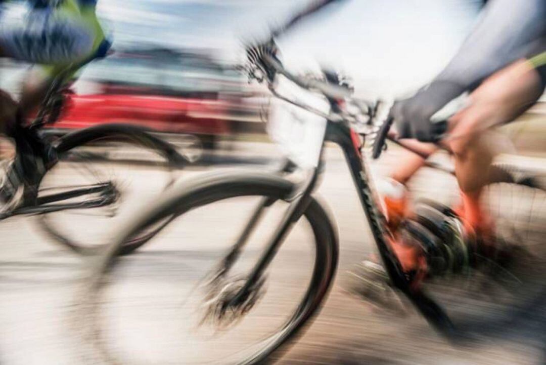 Los dos ciclistas fueron trasladados al Hospital Gral. de Alicante