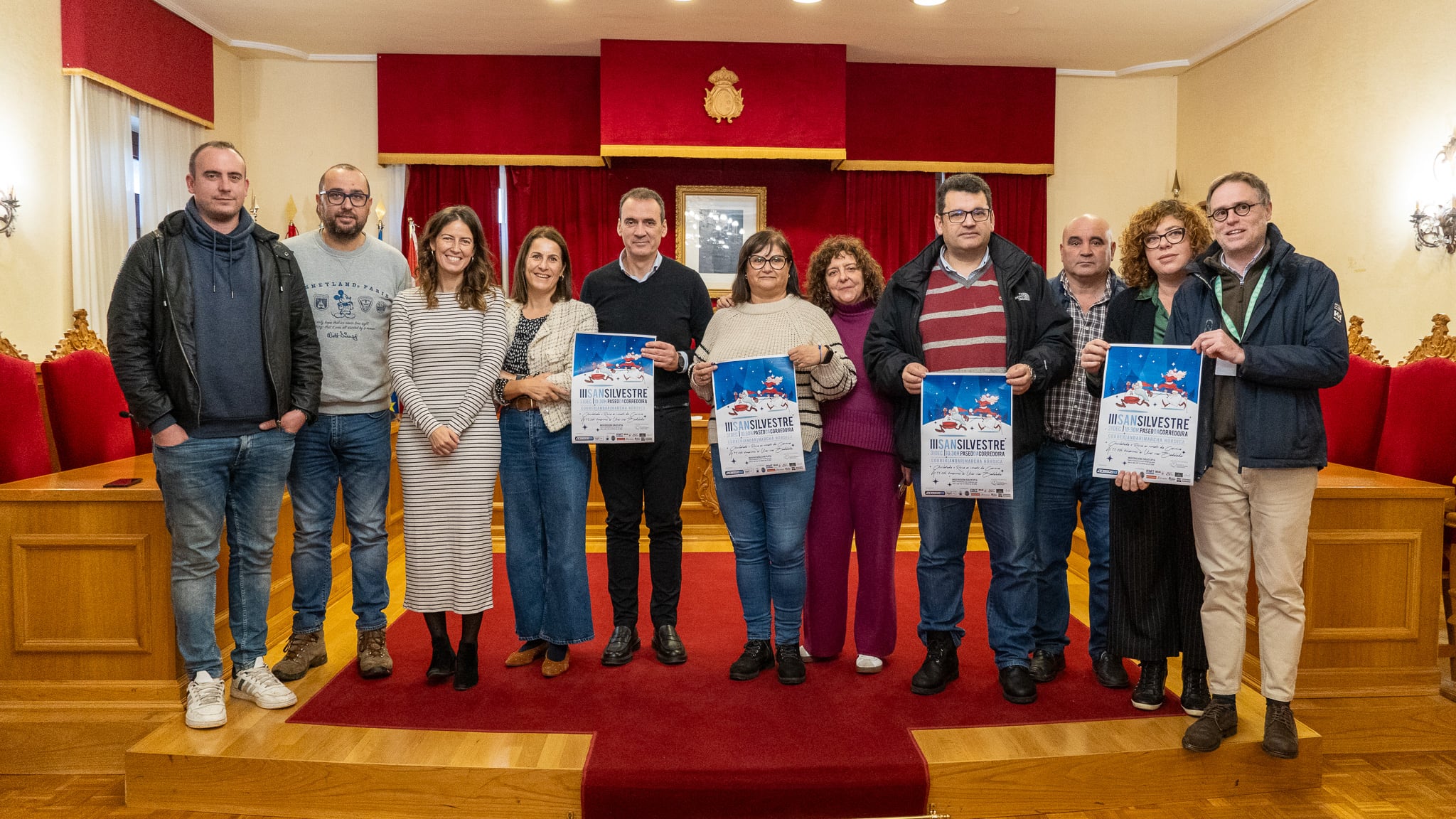 Políticos y organizadores de la III San Silvestre Solidaria de Tui