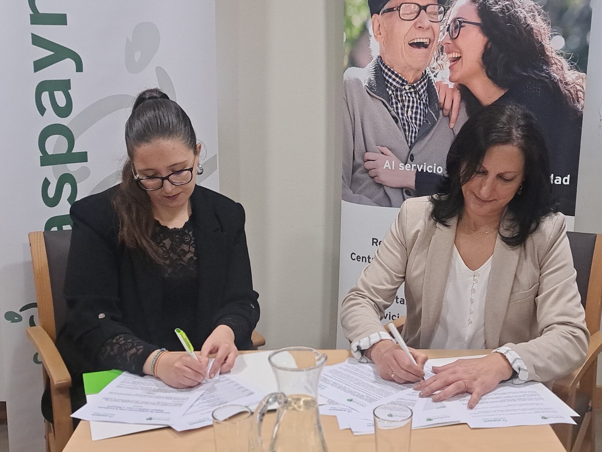 La Fundación ASPAYM y DomusVi firman un convenio de colaboración para seguir mejorando el bienestar de mayores y dependientes