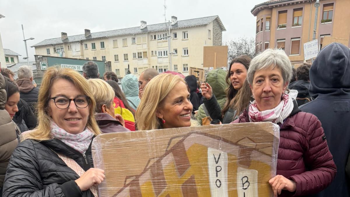 Sigue la incertidumbre para los inquilinos del bloque de protección oficial de Jaca