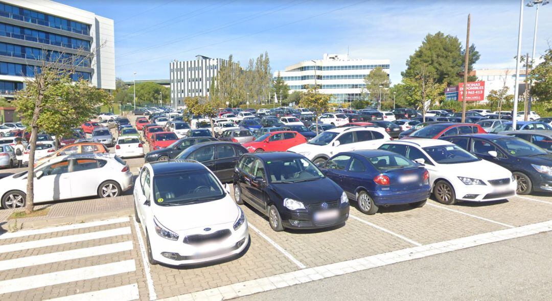 Pàrquing al costat de l&#039;estació de Sant Joan dels FGC