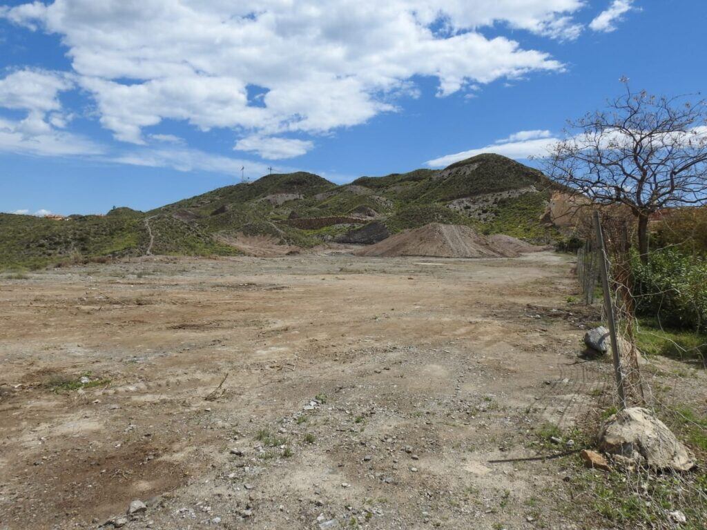 Graves daños al medio natural por una roturación con fines urbanísticos en Águilas