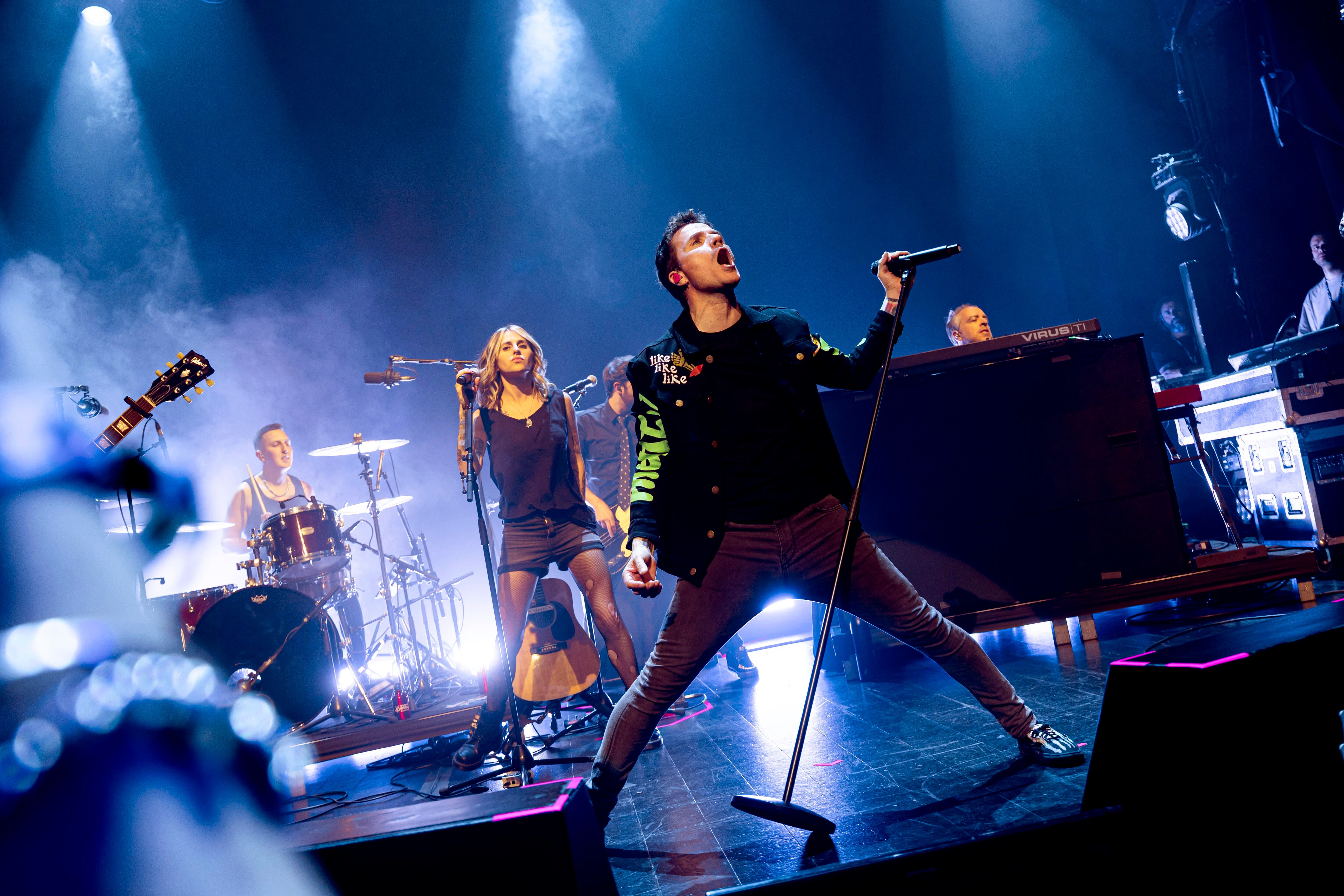 Dani Martín, en concierto en LOS40 Básico Santander. El show tuvo lugar el pasado 12 de mayo en el Teatro Eslava de Madrid, donde repasó los grandes éxitos de sus 25 años de carrera con El Canto del Loco y en solitario.