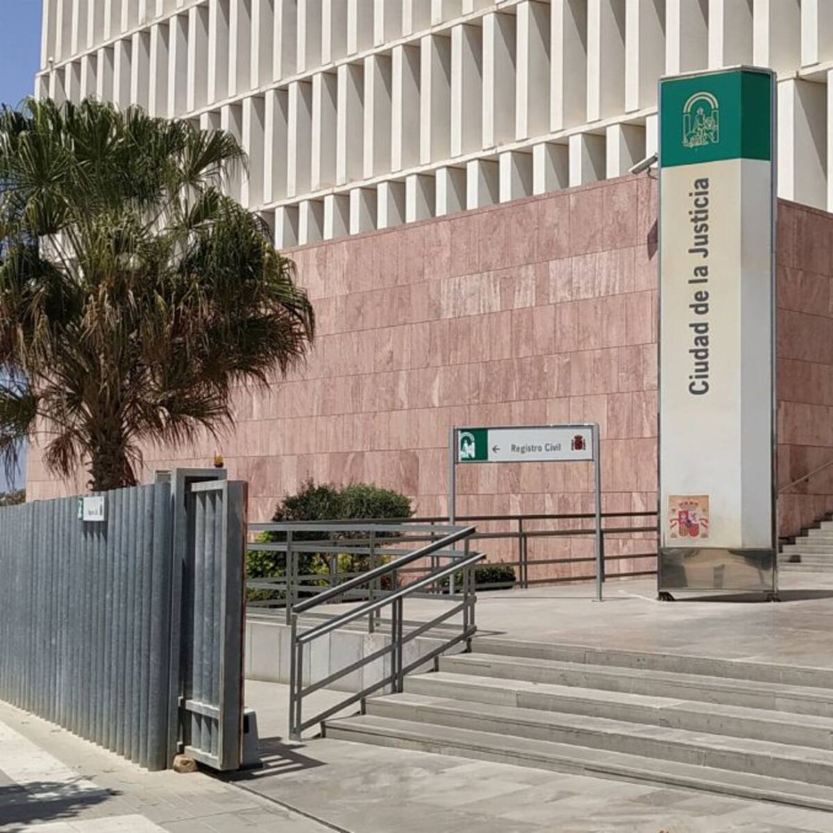 Juzgan en Málaga a un hombre por estrangular a su mujer y enterrarla bajo hormigón en una nave industrial