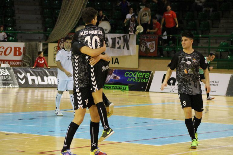 Los jugadores de Naturpellet Segovia consiguen su sexta victoria consecutiva ante Rivas de Madrid