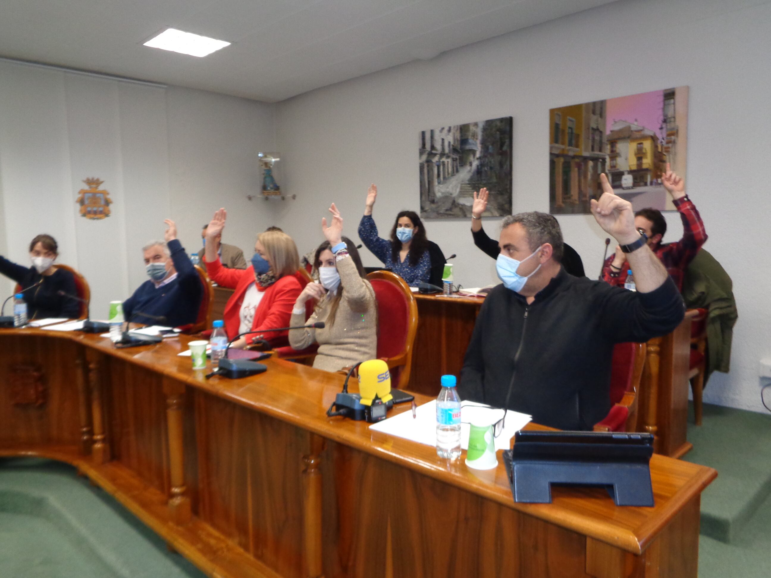 PSOE, IU y los ex socialistas votaron en contra de las prórrogas, junto con Podemos