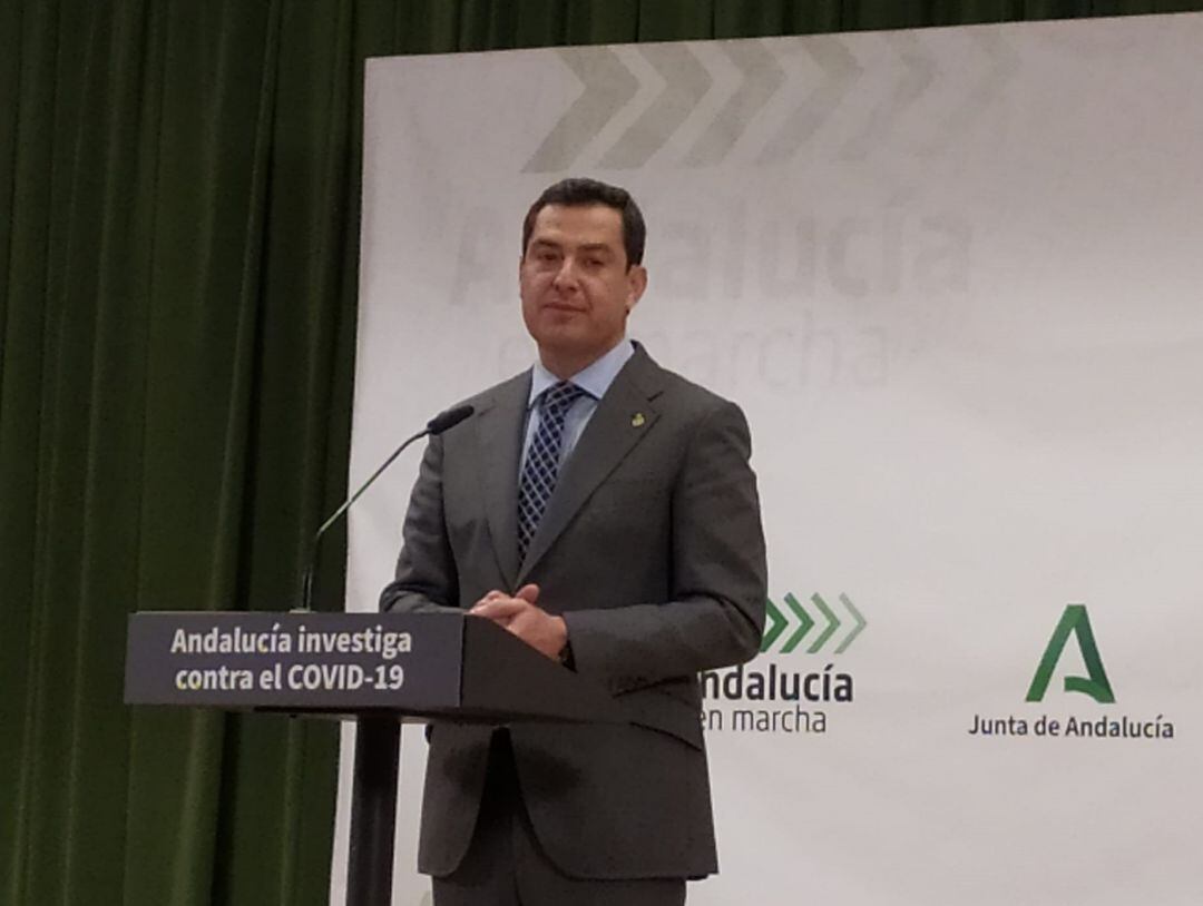 El presidente de la Junta de Andalucía, Juanma Moreno, durante una rueda de prensa en Córdoba