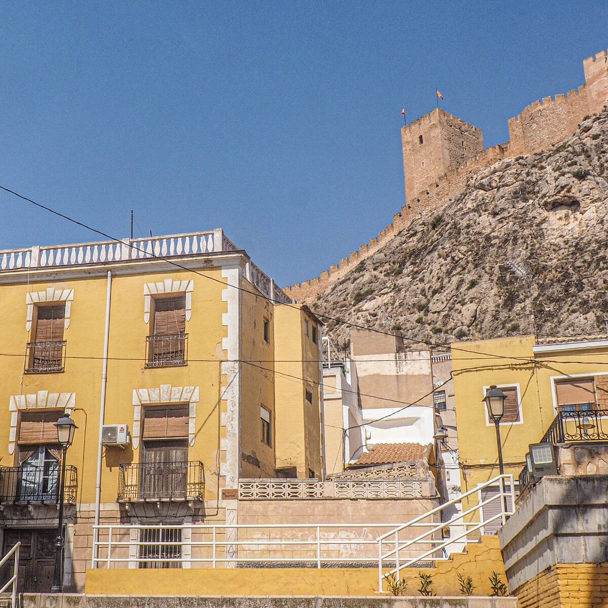 Sax prohíbe el lanzamiento y la venta ambulante de cohetes durante las fiestas de la Asunción