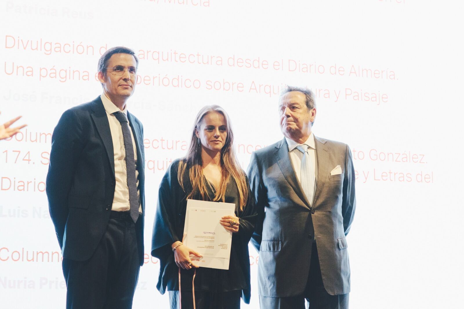 Nuria Prieto recibe su premio