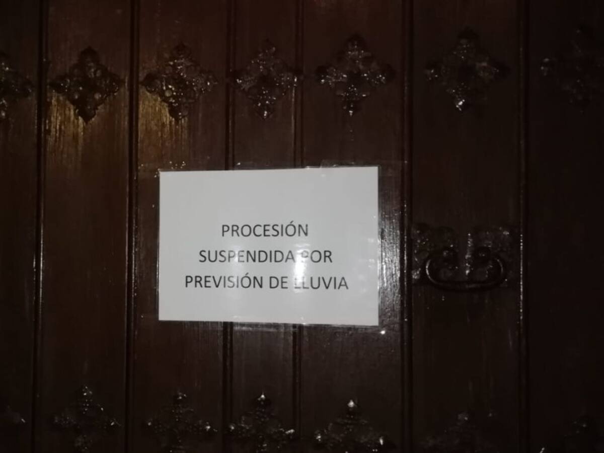 La lluvia provoca la suspensión de las procesiones en la capital y provincia