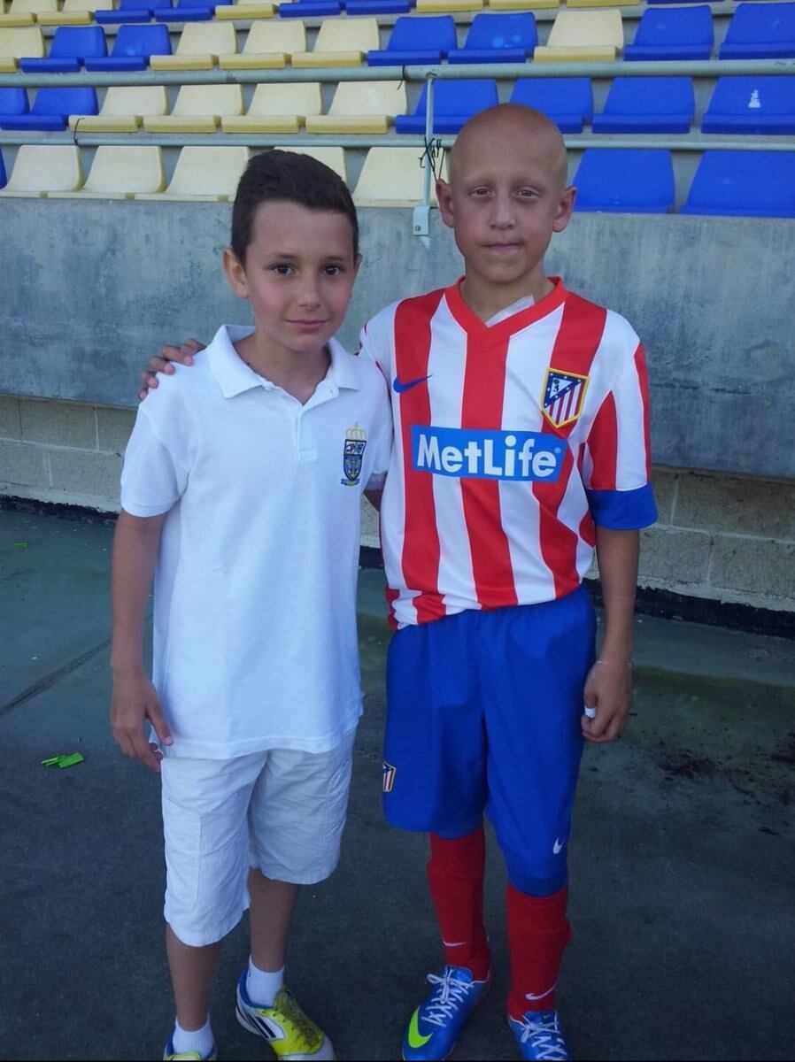 Mollejo (d), se formó en las categorías inferiores del Atlético de Madrid.