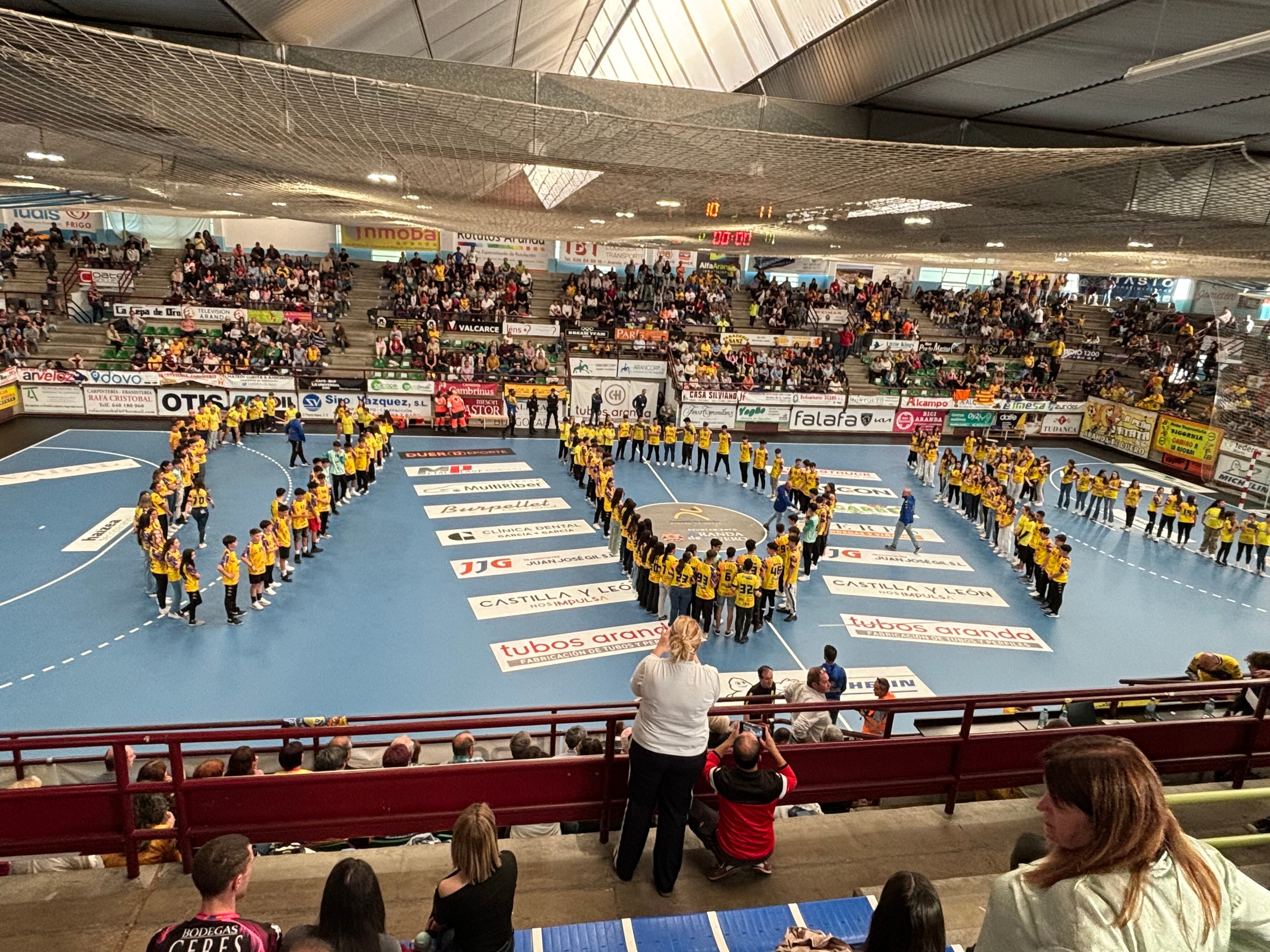 La cantera del club, Sobre la pista