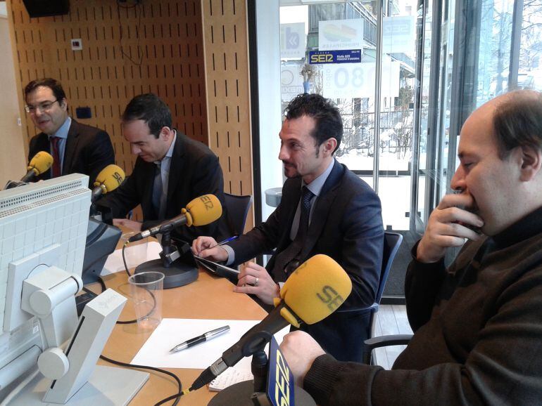 Joan Marc Miralles (SDP), Gerard Alís (PS), Jordi Alcobé (DA) i Maanan Aouraghe (Ld'A) al debat econòmic de la SER