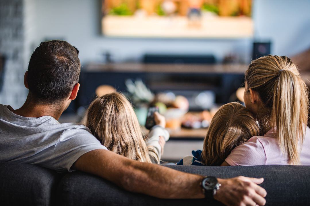 Televisión, niños y verano: un trío que funciona muy bien si sabemos sacarle partido