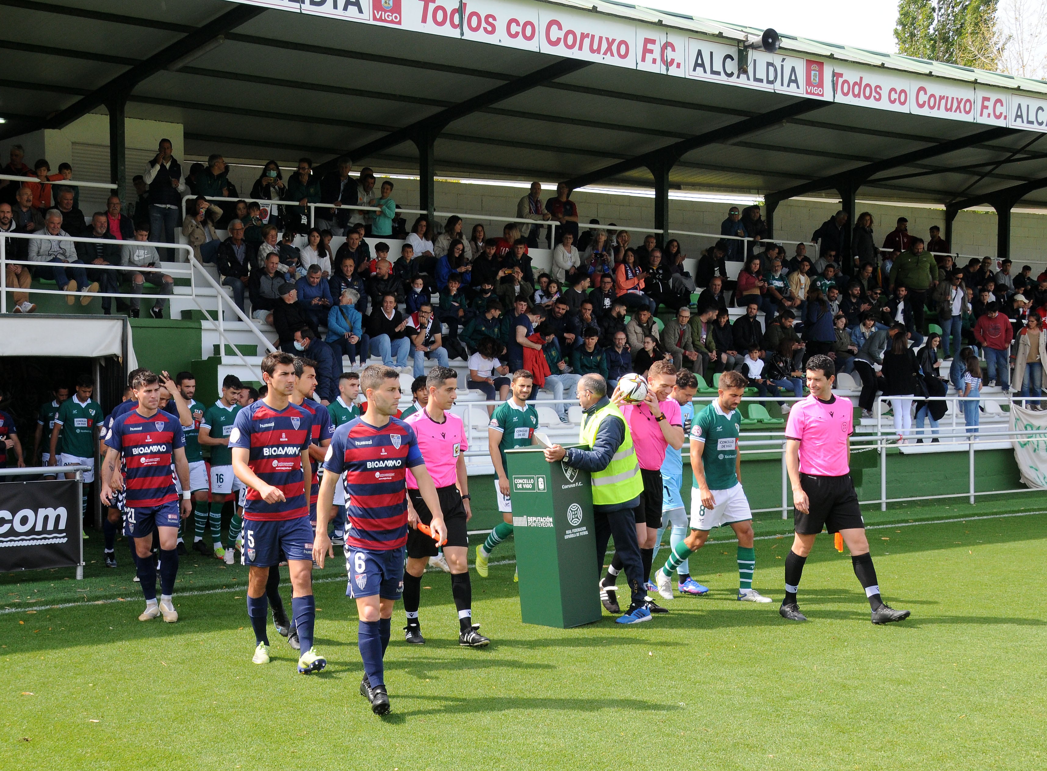 Cambio de grupo para la Segoviana en la Segunda RFEF. Fotografía : Juan Martín