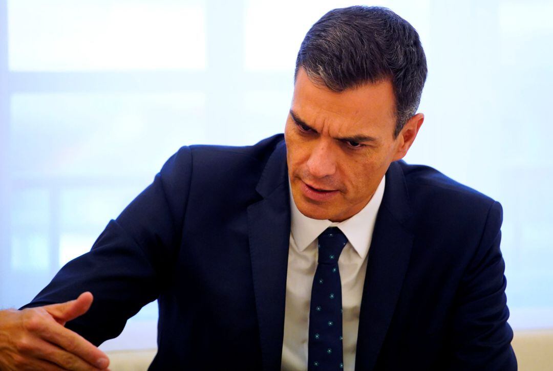 Pedro Sánchez durante la reunión con Jose Ignacio Ceniceros González. 